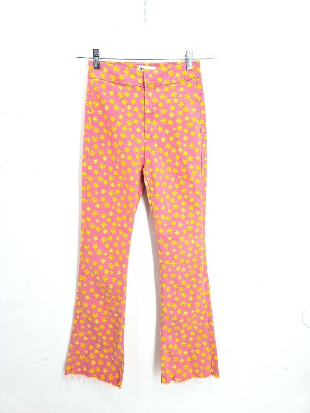 Zara Pink Yellow Ditsy Floral Retro Flared Cropped Raw Hem Jeans Women Size 4